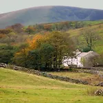 Sandbed Cottage, Fell End A Characterful With Walks From The Door Over The Howgills